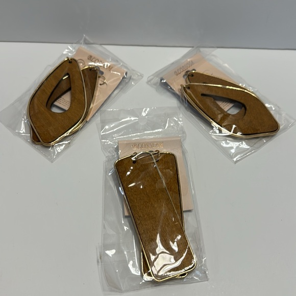 Blossom (Set of 3) Light Brown Earrings Gold trim & New in Package - Picture 3 of 17